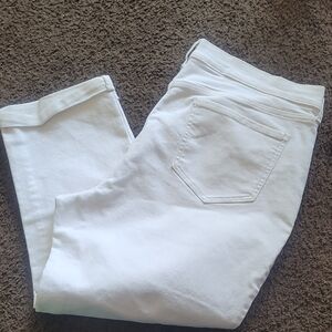 Old Navy Women's Straight Leg White Capri